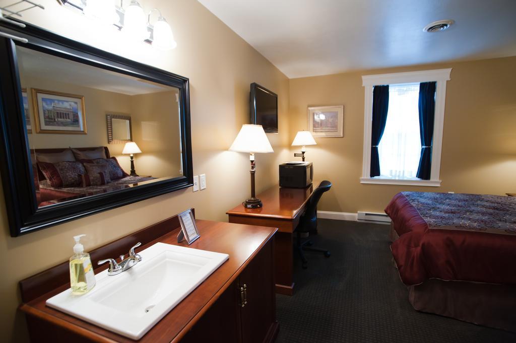 Beacon Hotel Oswego Extérieur photo