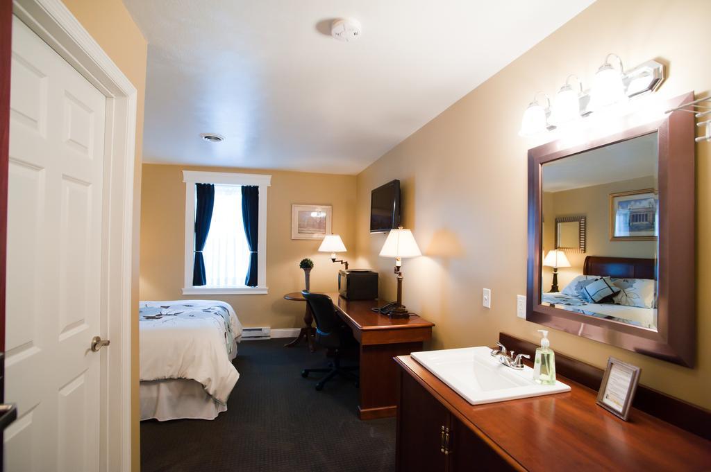 Beacon Hotel Oswego Extérieur photo