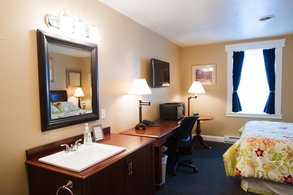 Beacon Hotel Oswego Extérieur photo