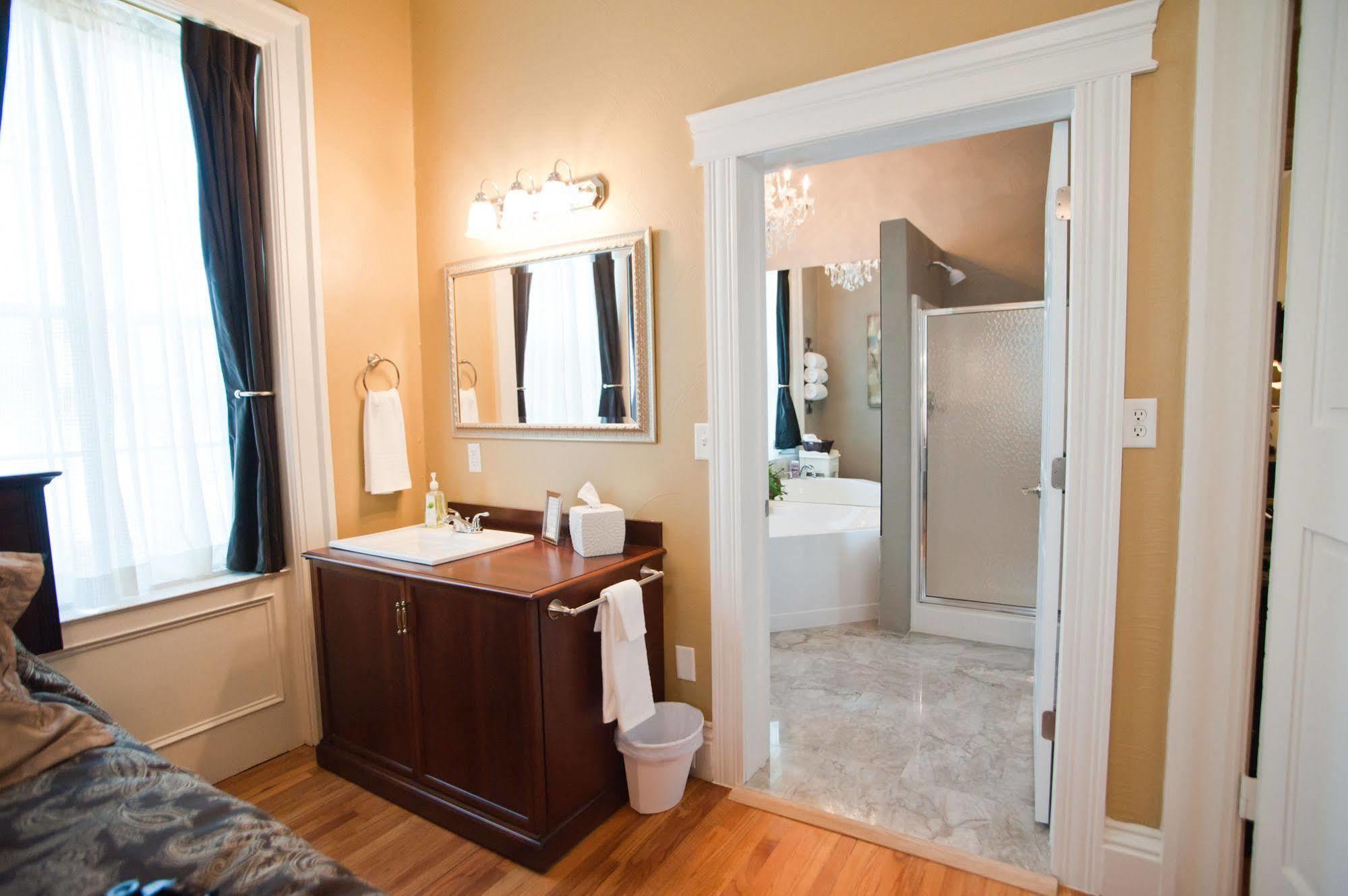 Beacon Hotel Oswego Extérieur photo