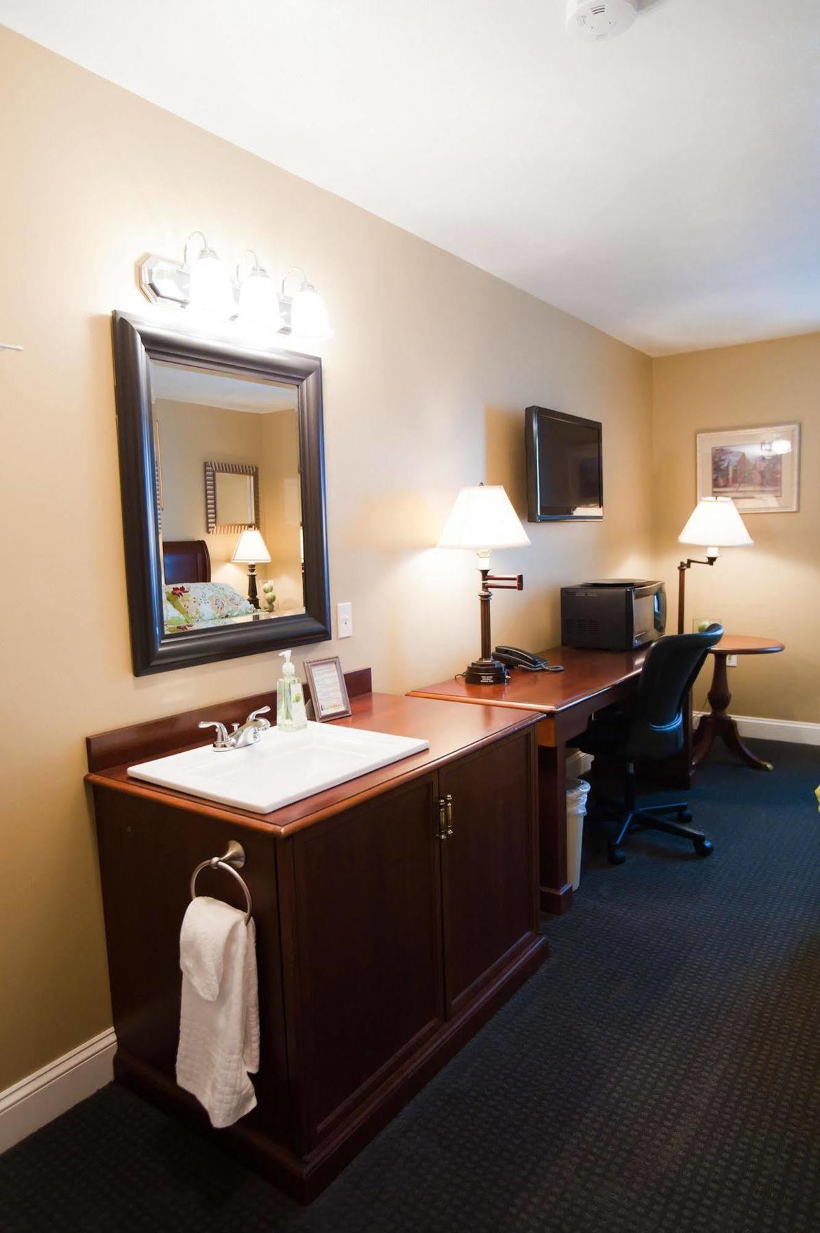 Beacon Hotel Oswego Extérieur photo